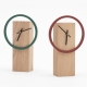 Horloge à poser design épurée en bois personnalisable CYCLOCK